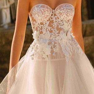 Berta Muse Elisabeth Style